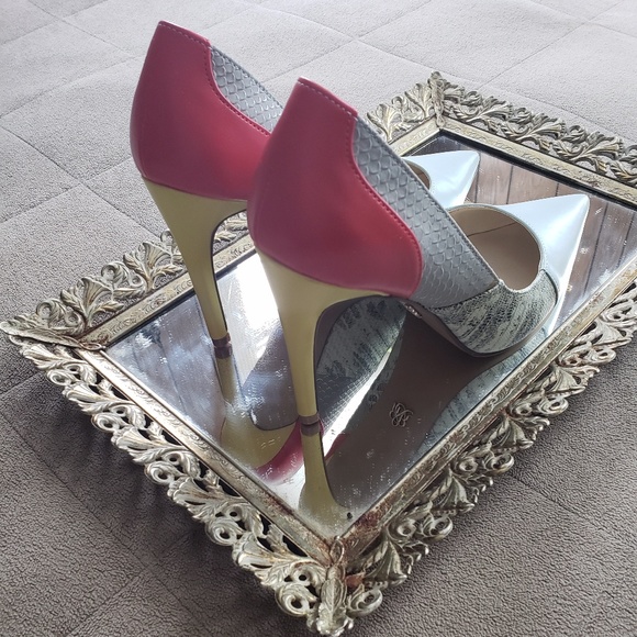 NWOT Color block stilettos - Picture 4 of 5